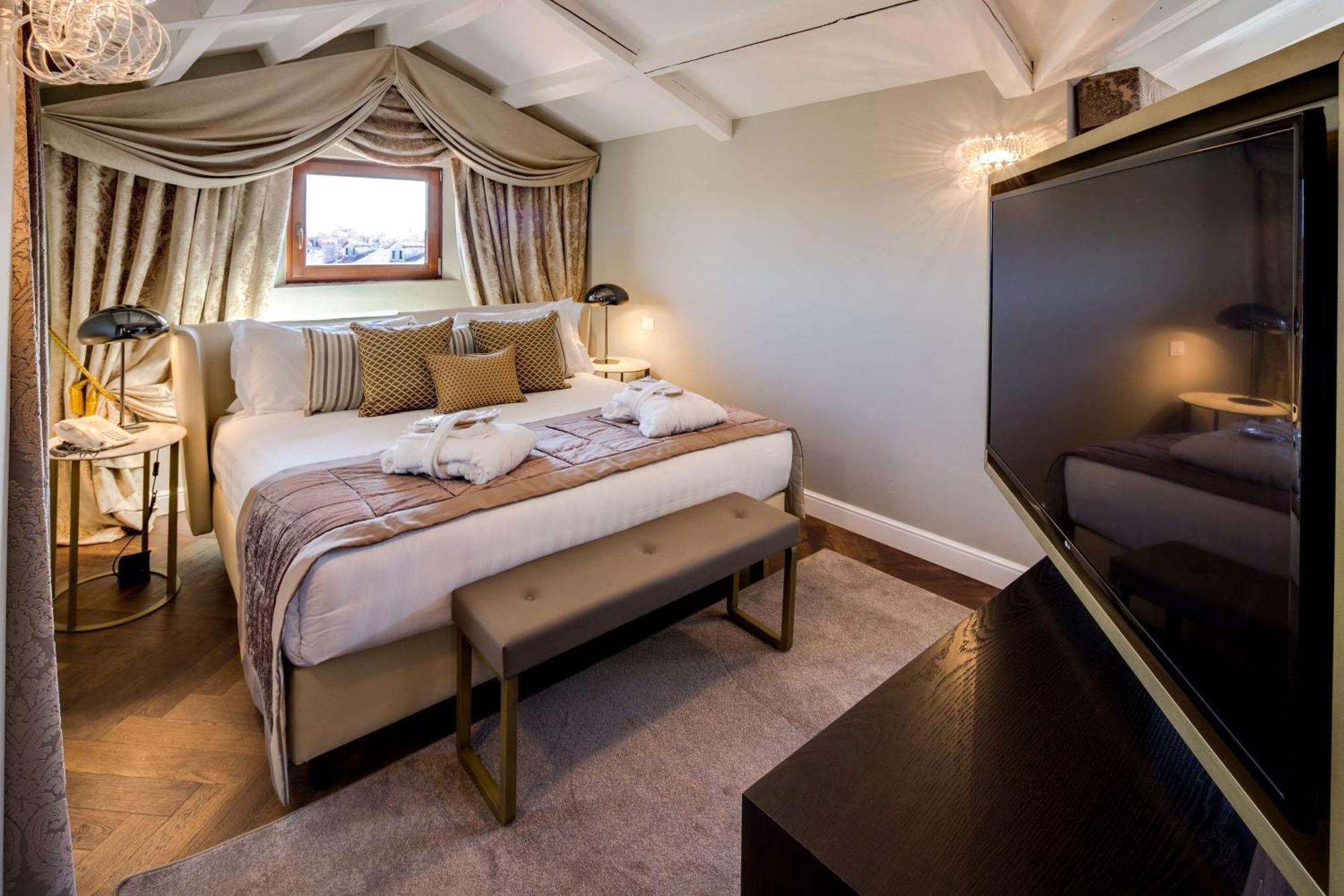 Deluxe Queen Suite,1209287236:JPEG