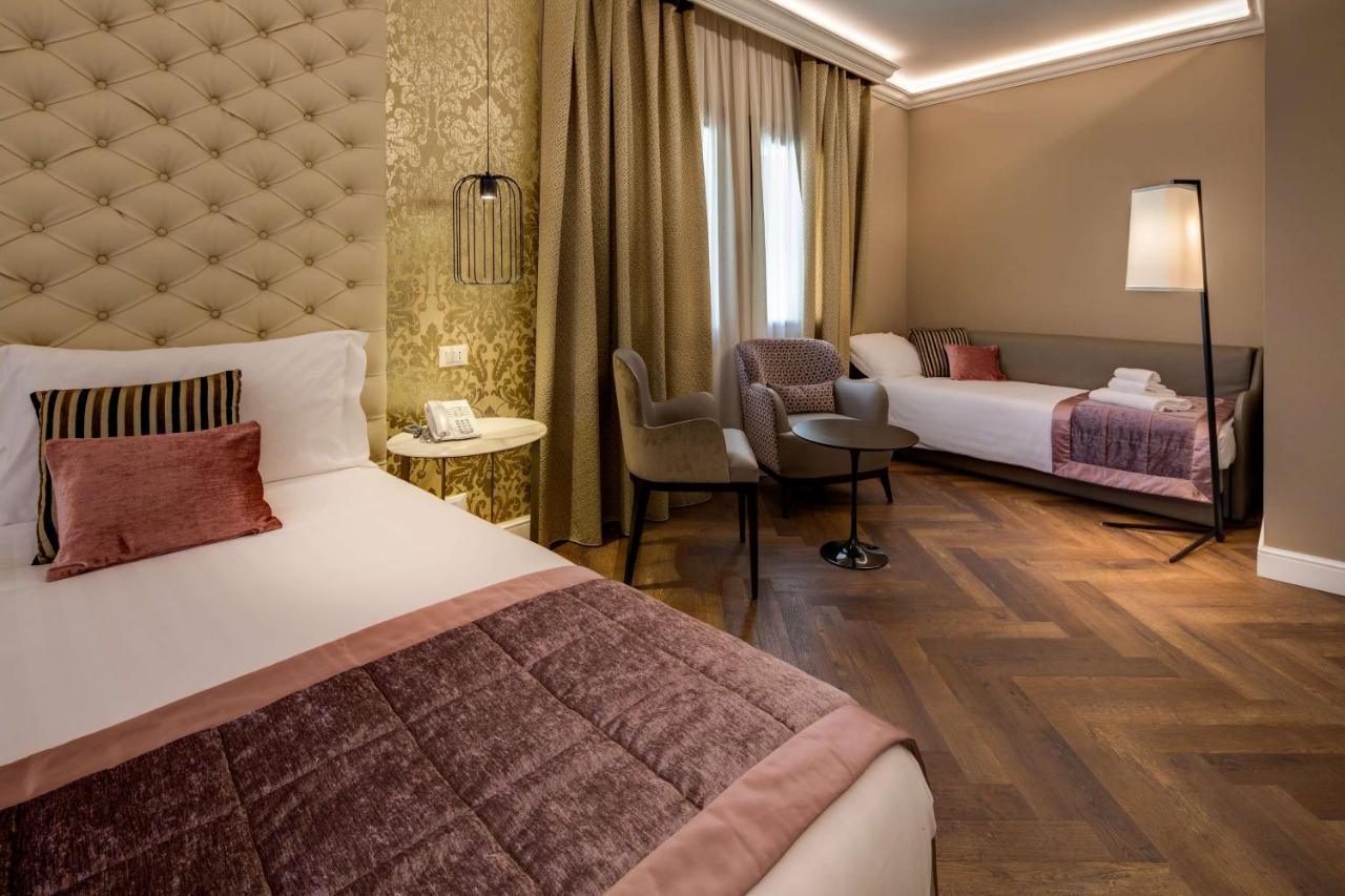 Deluxe with Sofa Bed,1274519560:JPEG