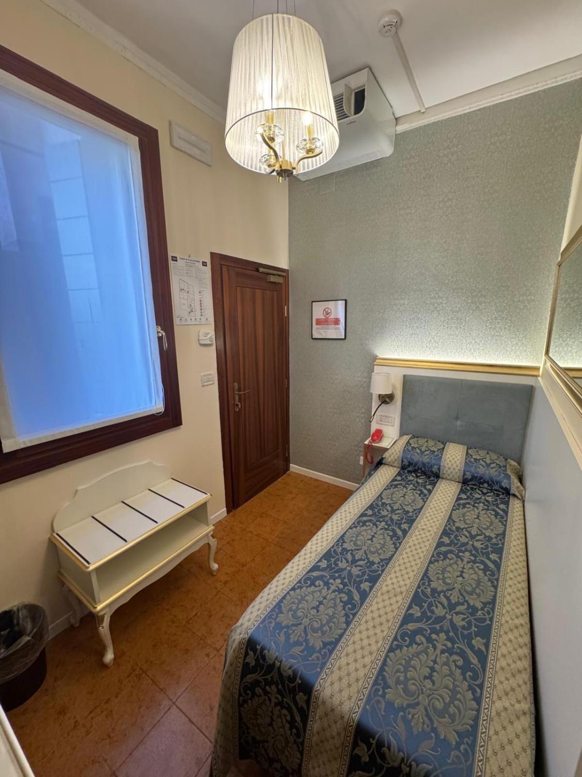 Single Room,1643758424:JPEG