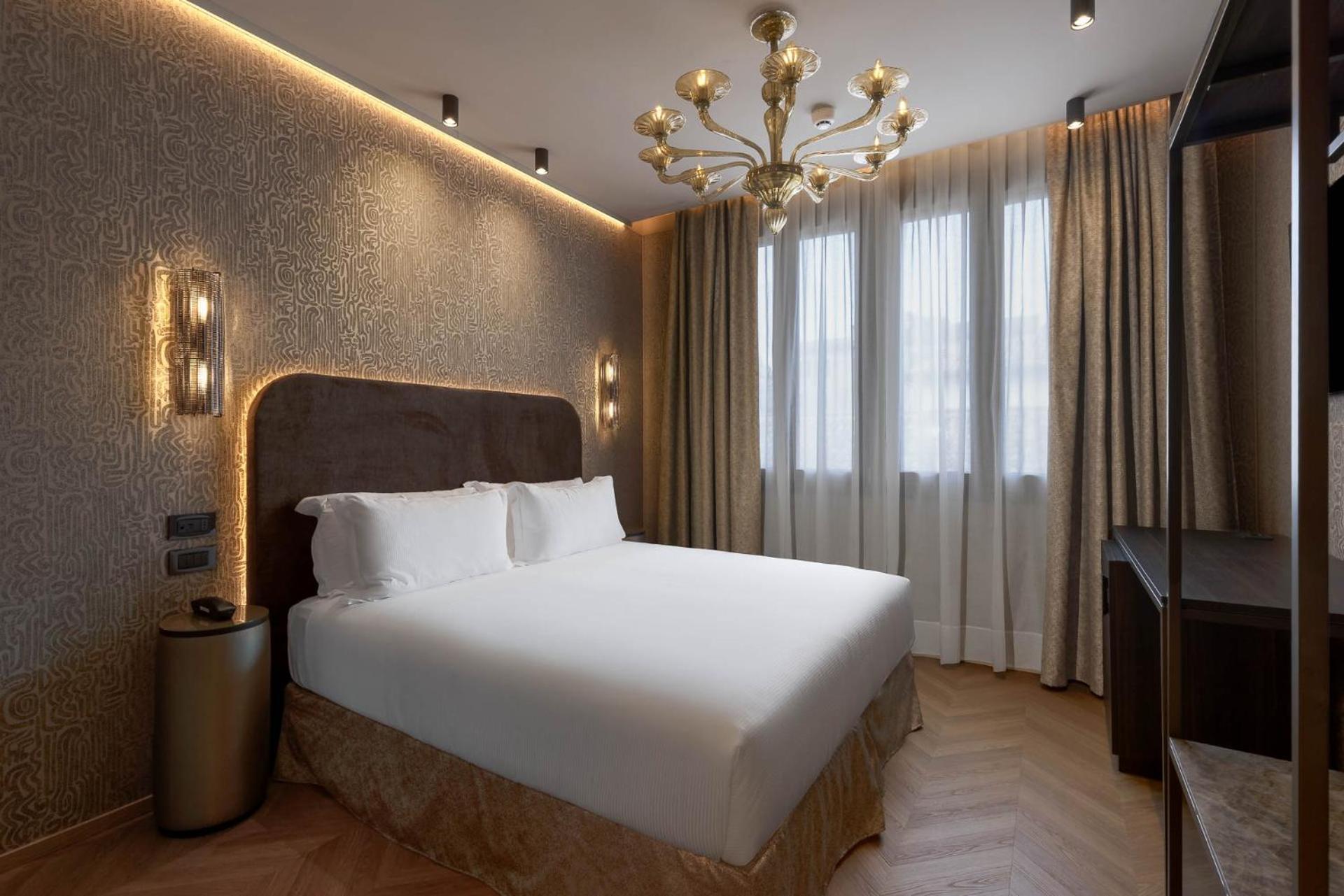 Quarto com Cama de Casal ou 2 de Solteiro