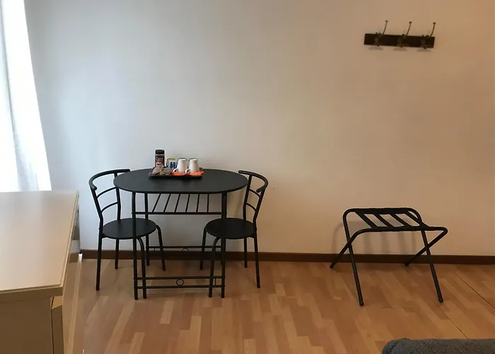 Günstiges Hotel: Venice And Venice Apartments - Private Rooms In Shared Apartment